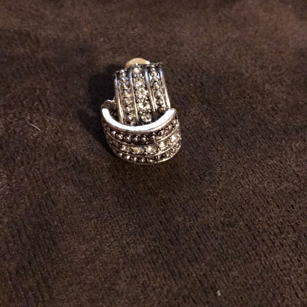 Jewelry - Picture 4 of 4